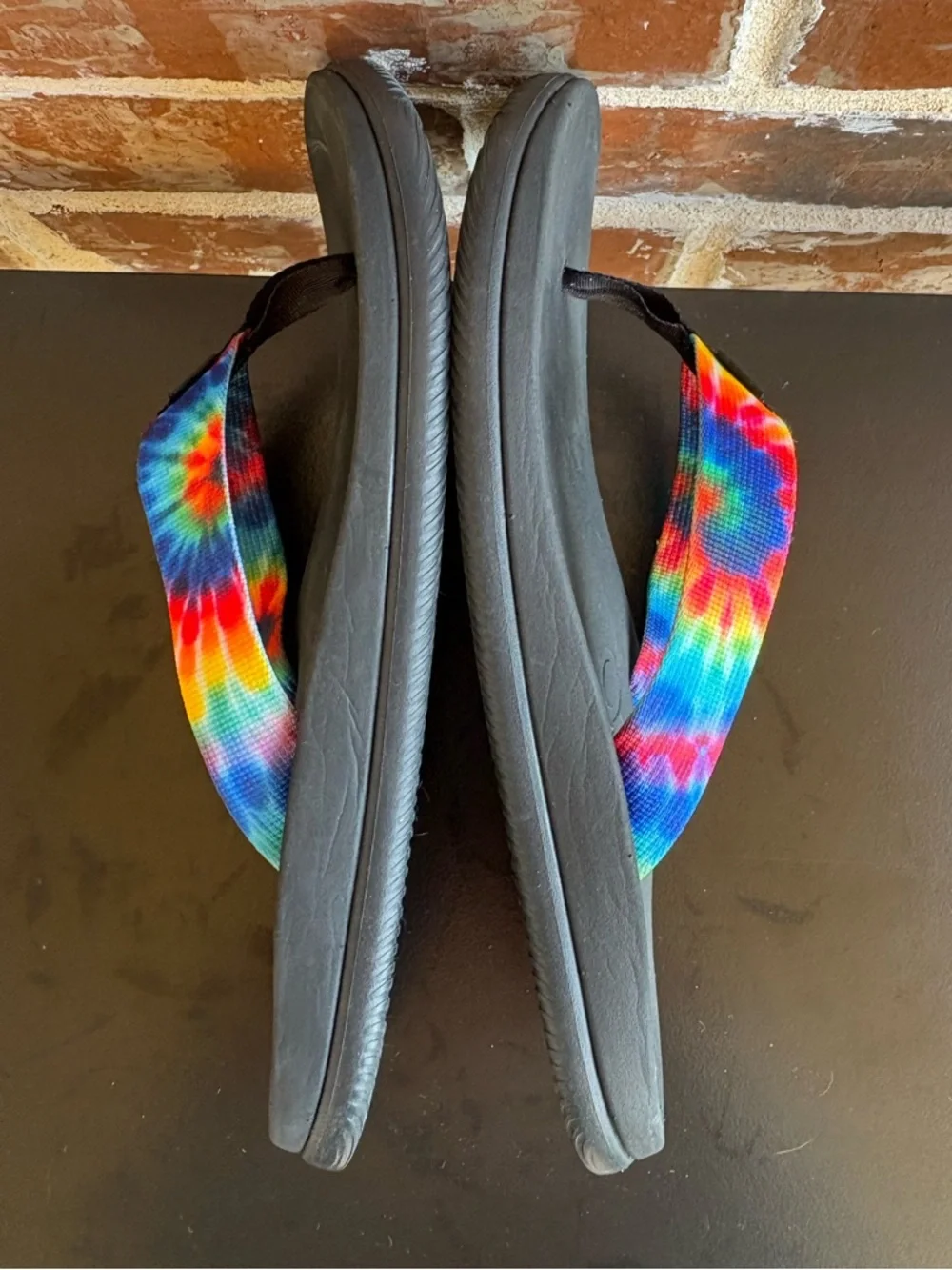 Chacos Chillos Rainbow Tie Dye Toe Thong Flip Flops Sandals Size 8